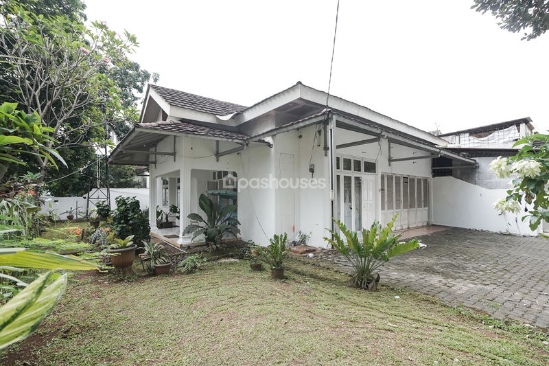 Jalan Manunggal II No. 8B, Komplek Kodam Jatiwaringin