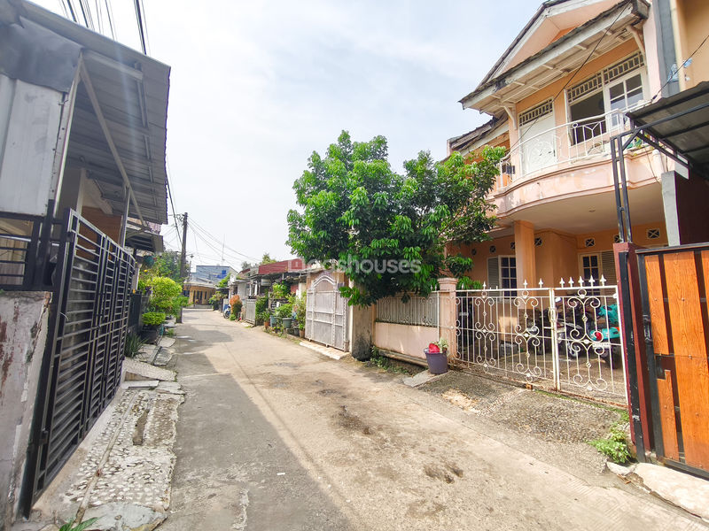 Jalan Semeru Raya