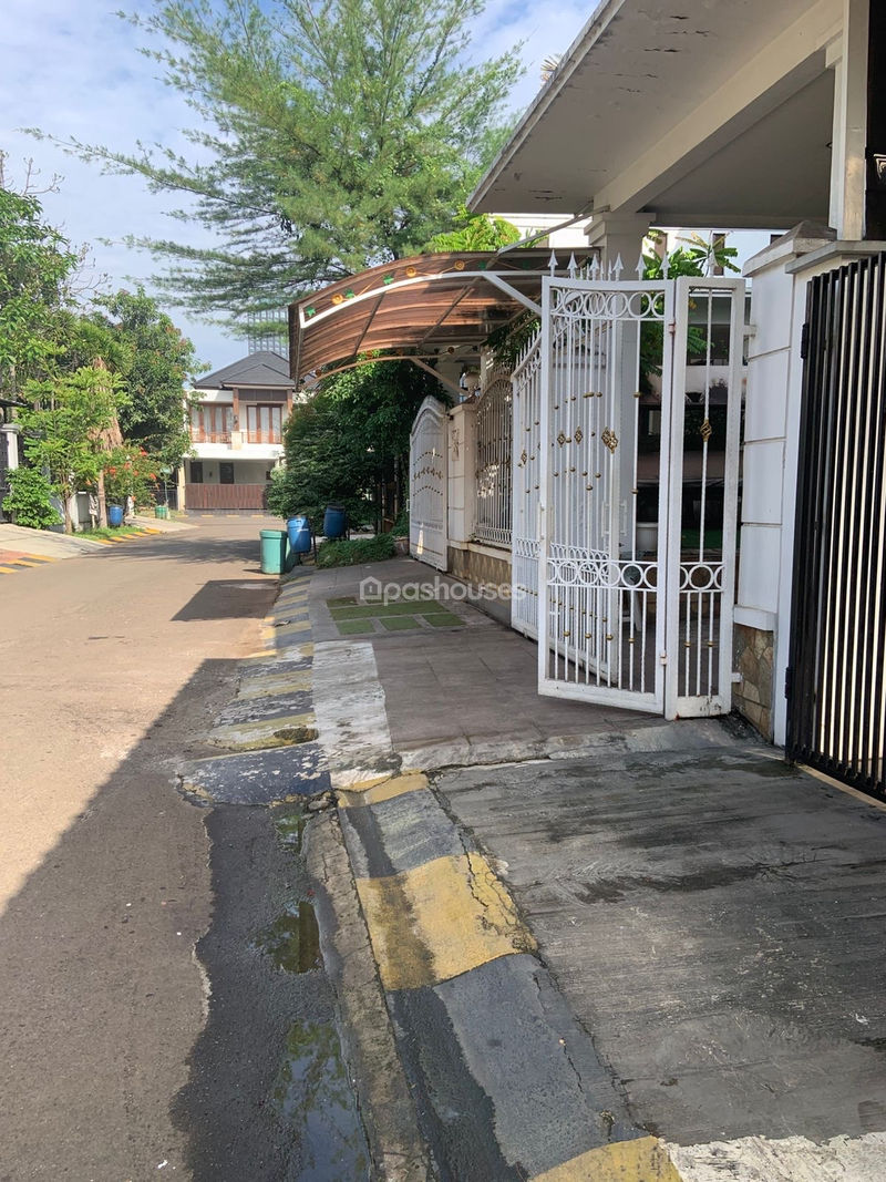 Jalan Puspita Loka Blok G3/12A