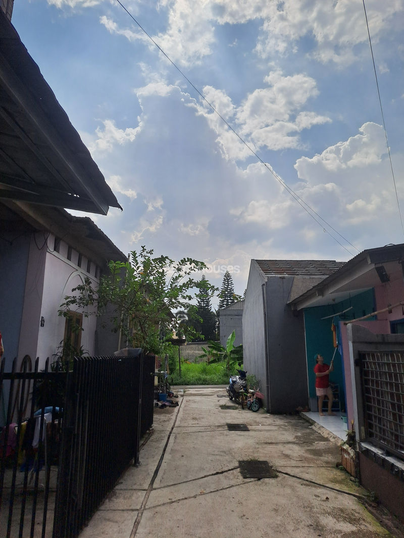 Jalan H. Sarah Kav 3 RT.002 RW.03 No 151