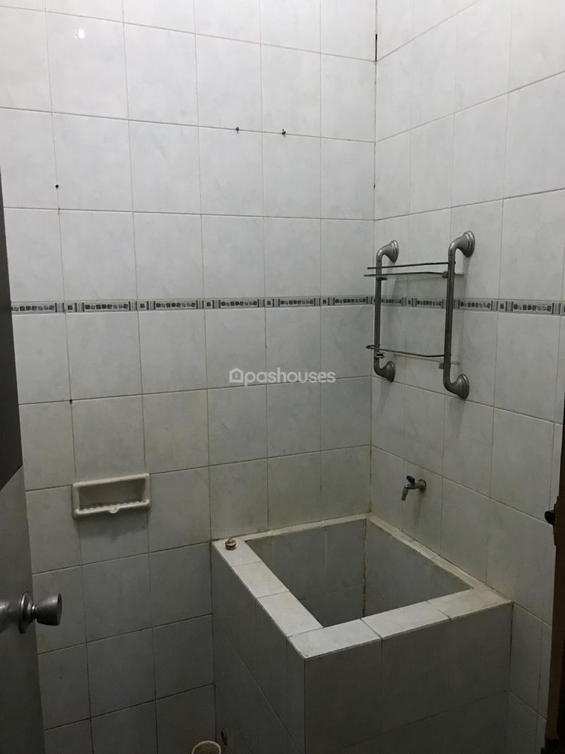 Perum Kota Legenda Dukuh Zamrud Blok M3 No.49