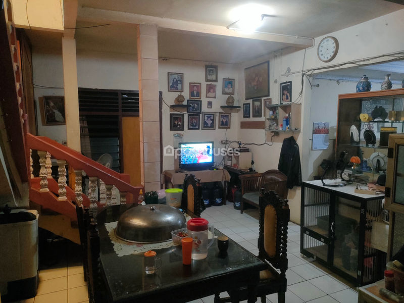 Jalan Jati Mahoni No.70