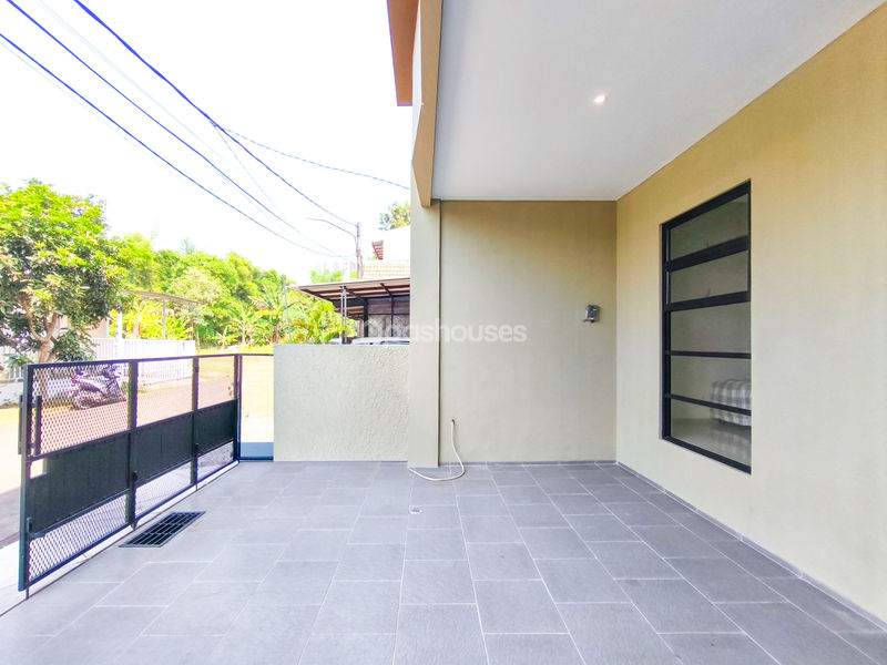 Kencana Loka BSD Sektor 12.4 Blok Q1 No.11