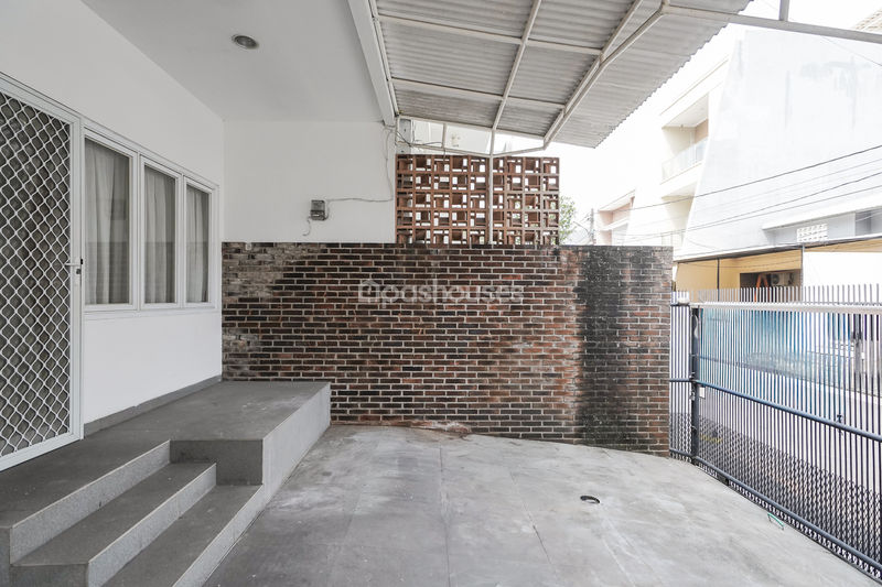 Jalan Kelapa Cengkir Barat VI Blok FN2 No.8