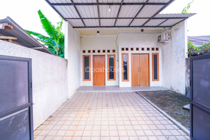 Jalan Makam Pule Depok