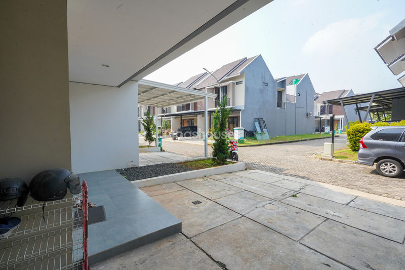 Naira Residence