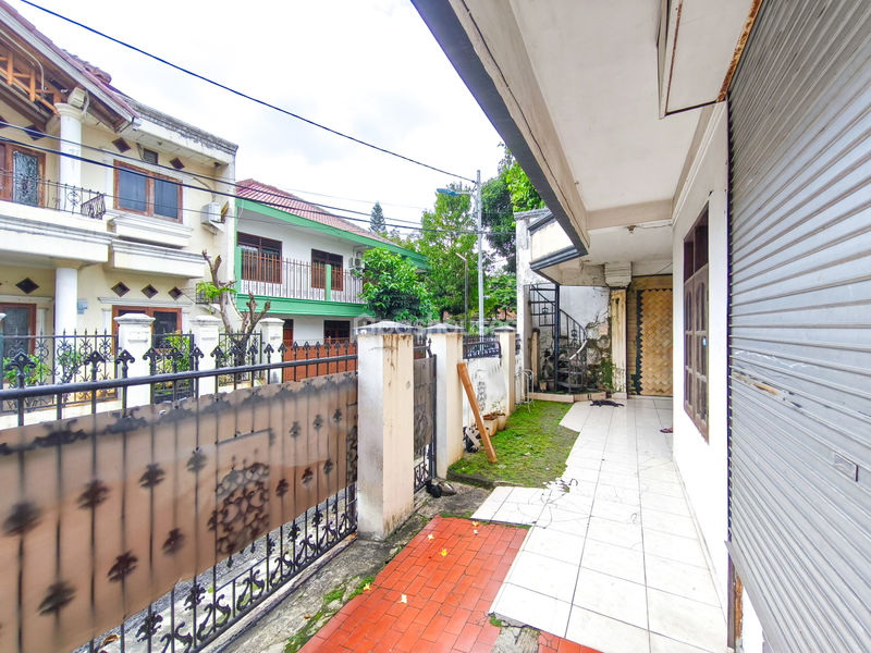 Jalan Anggrek Garuda II Blok I No.33