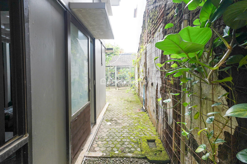 Jalan Palem Barat II Blok CC8 No.1 Bekasi