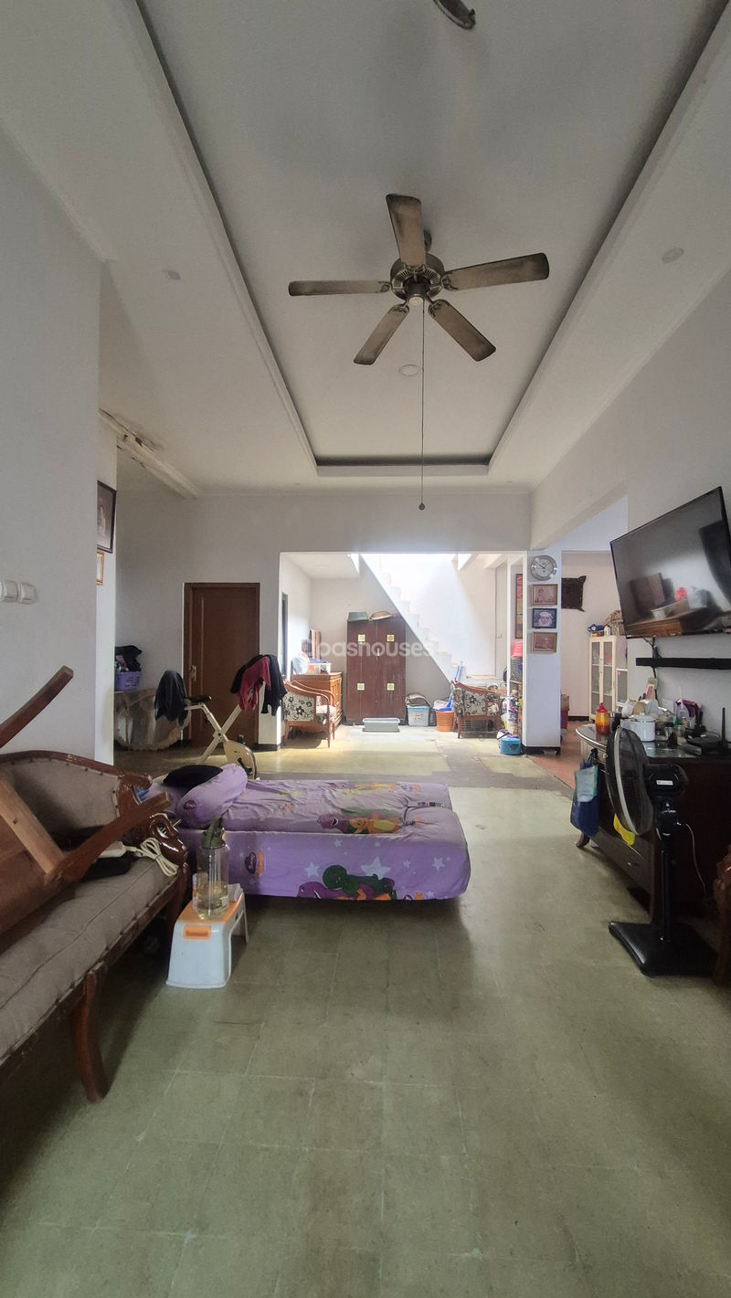 Jalan Taman Wijaya Kusuma III No.38