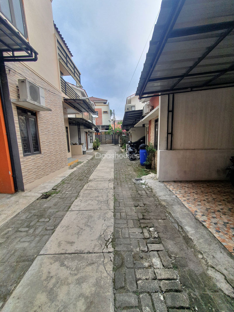 Jalan Saimang Depok