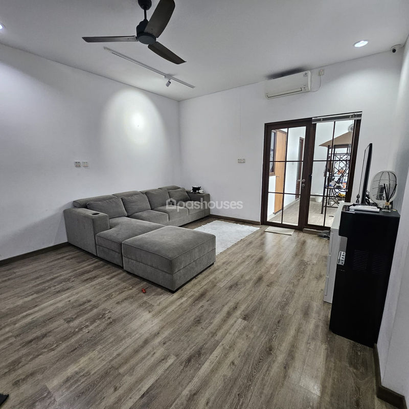 Perumahan Metland Menteng Cluster Victoria Blok G6 No.1