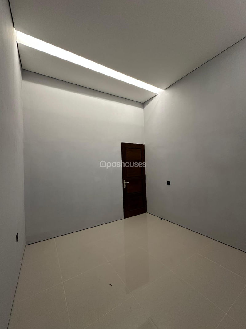 SM Townhouse No.147