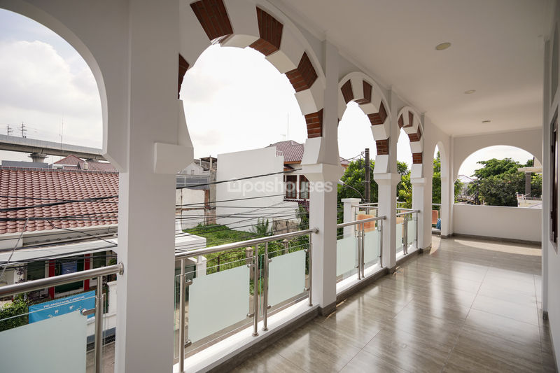 JALAN PELANGI RAYA