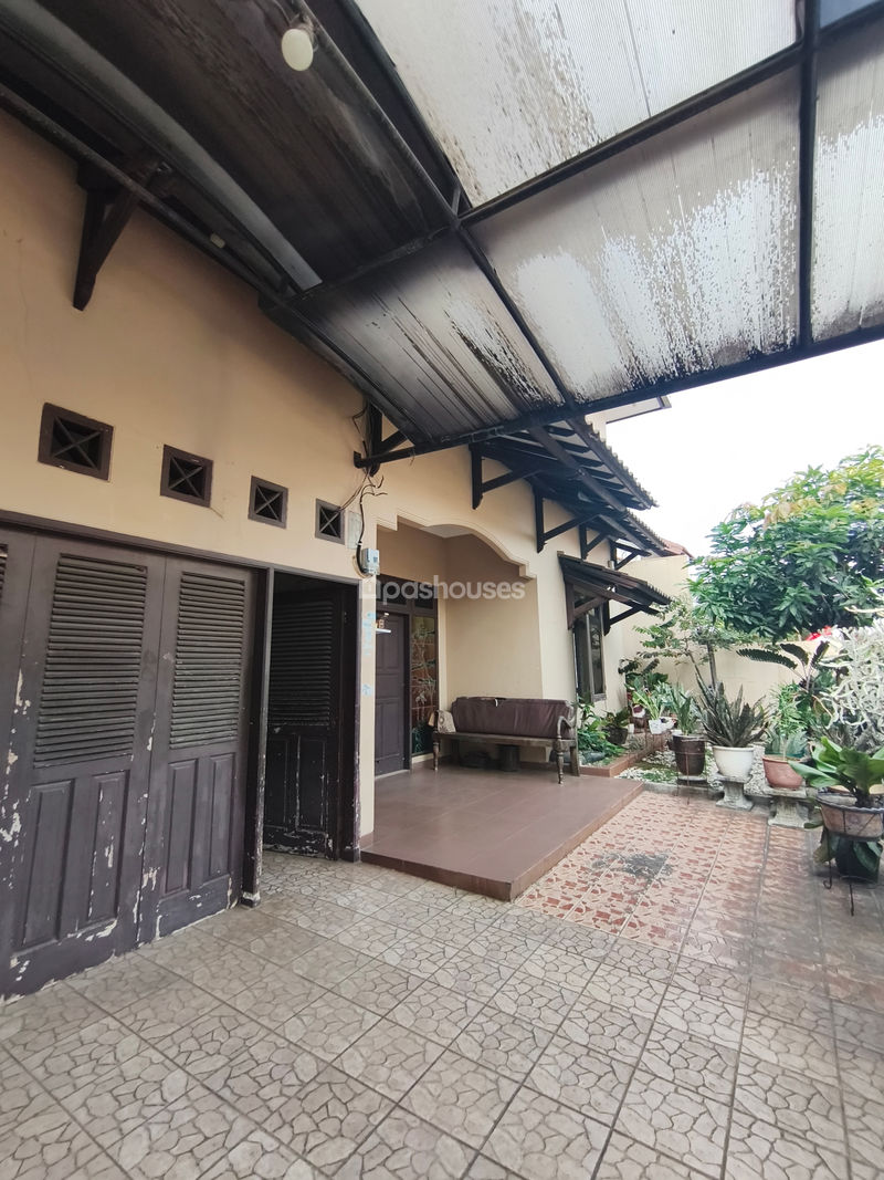 Jalan Kejaksaan IV Tengah 