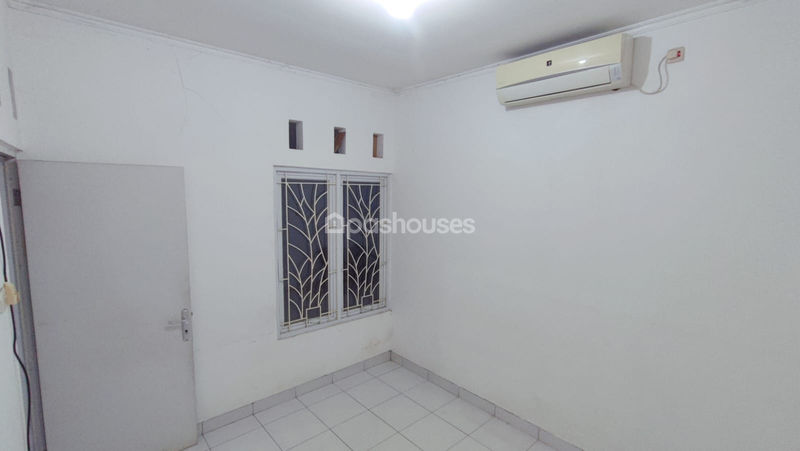 Perumahan Royal Park Residence Cluster Europa Blok C6 No.8