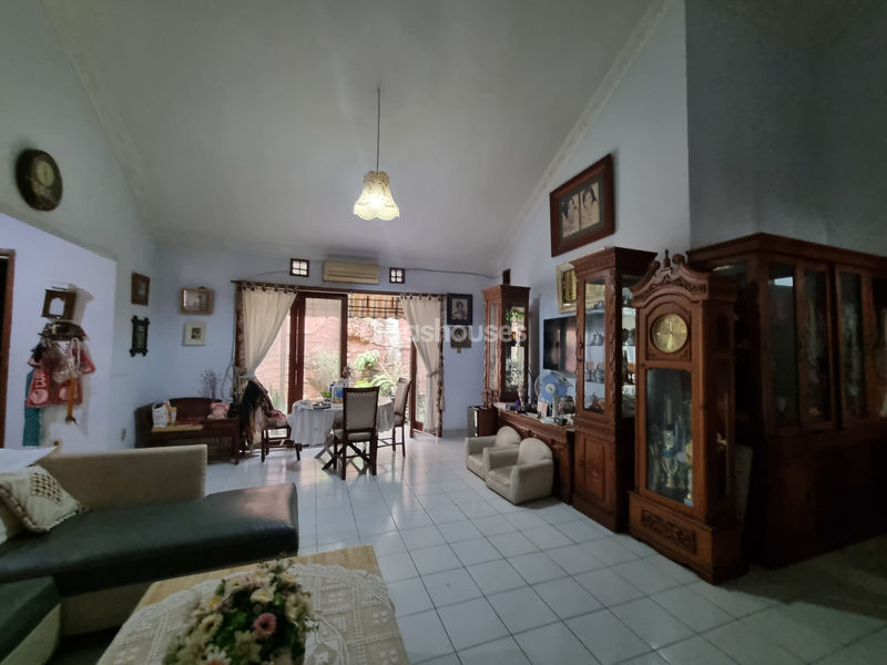Jalan Purwa IV blok S No. 14-15