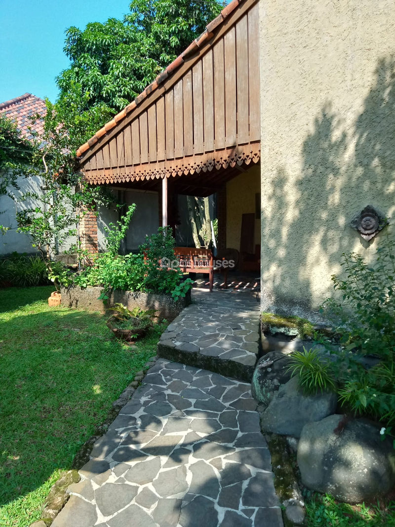 Jalan Cabe IV No.100 Pamulang