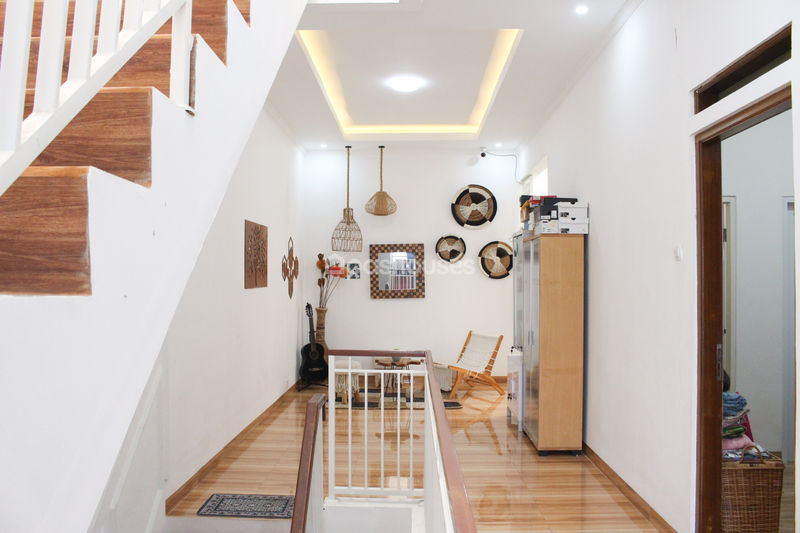 The Green Hill Residence