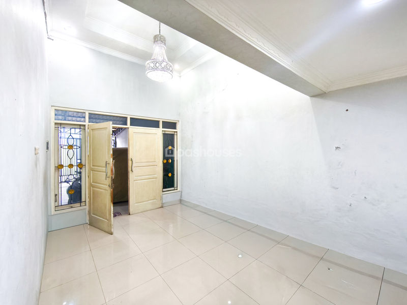 Jalan Soleh II No.44 Kebon Jeruk