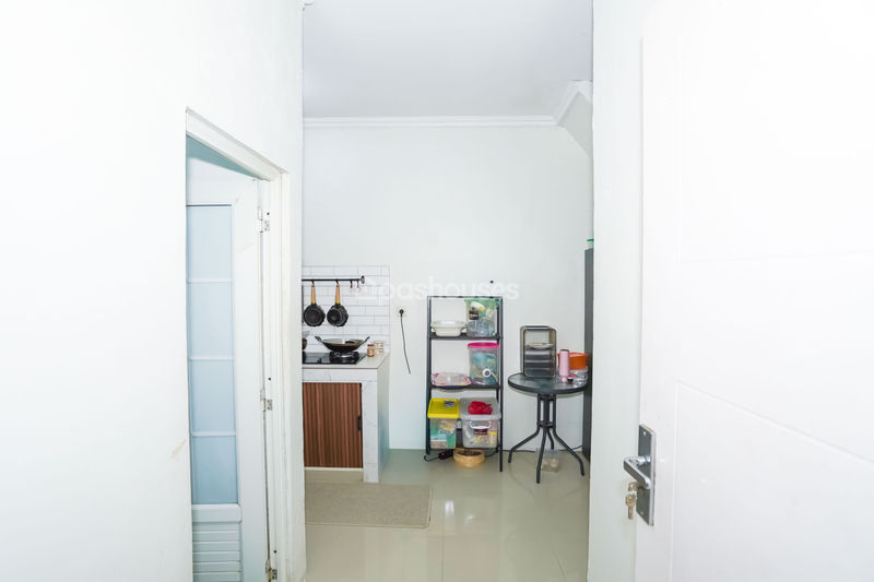 Perumahan Diamond Lake Side Blok G No.6