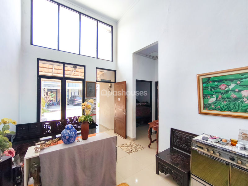 Jln. Raya Pahlawan Perum Nirwana Hill Cluster Hoya Blok HN 09