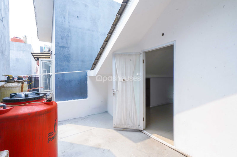 Jalan Pesona Cinere Residence