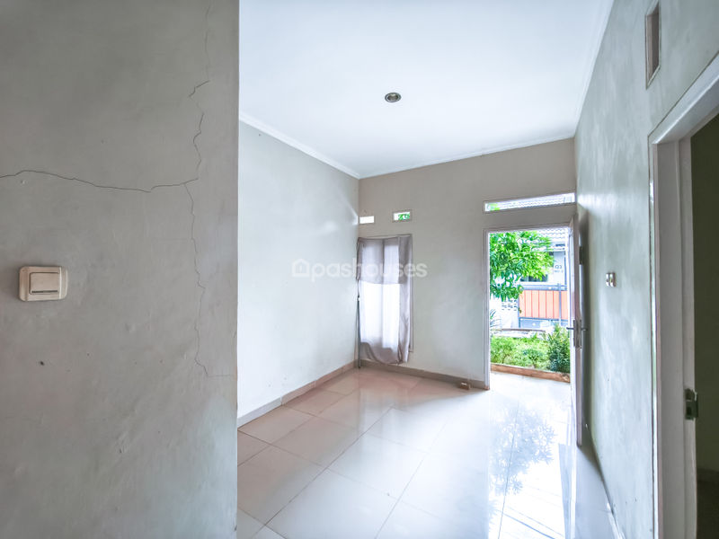 Perumahan Diamond Lake Side Blok Q2 No.9