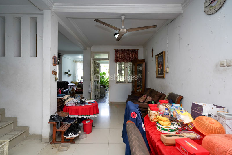 Jalan kelud No.112A Bekasi