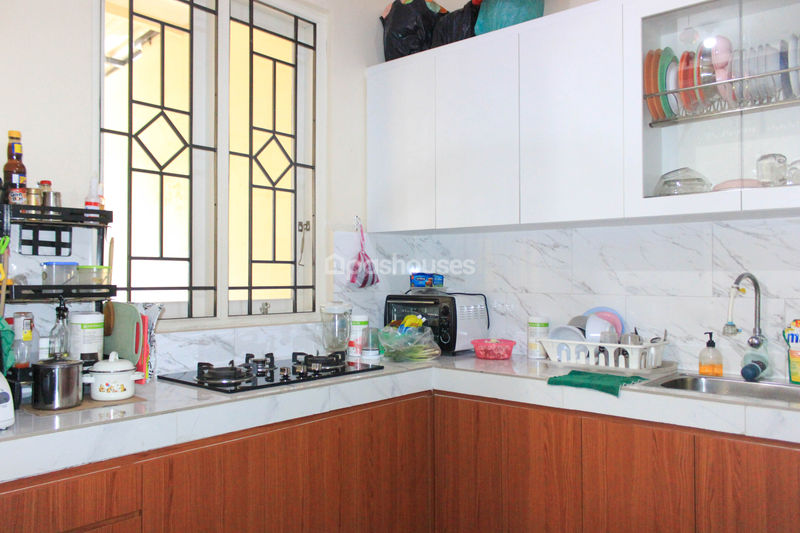 Poris Residence