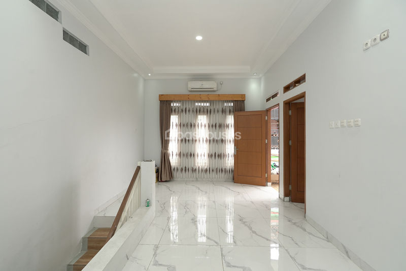 Jalan Pegasing 3 No.28 Cipayung