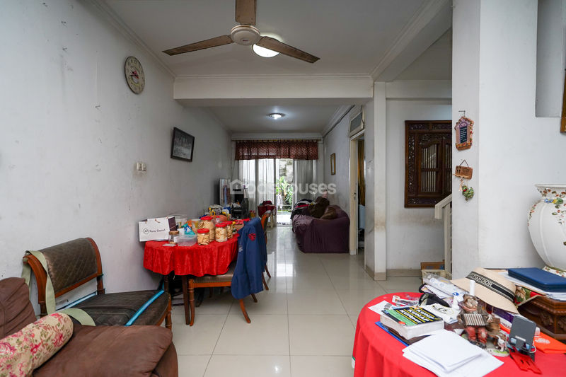Jalan kelud No.112A Bekasi