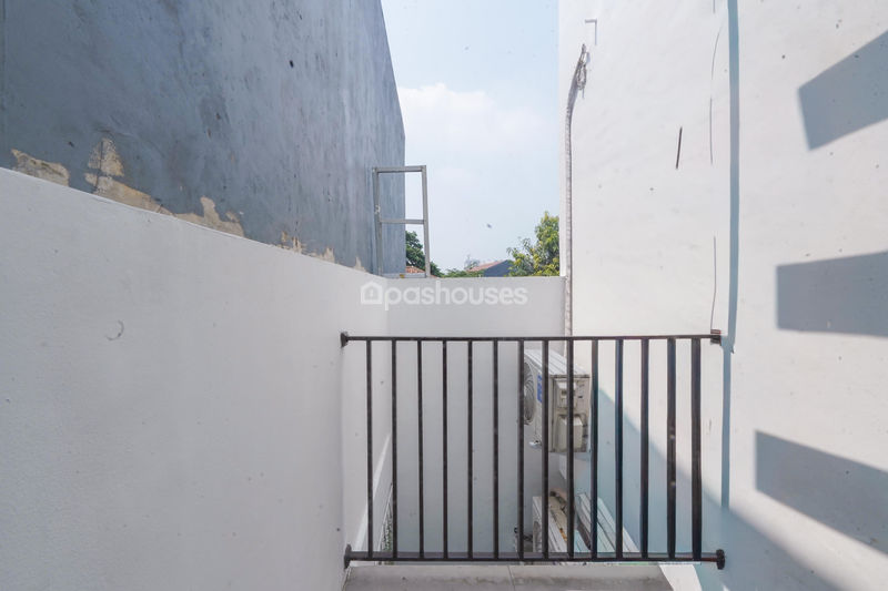  Perumahan Araya Living Cilangkap
