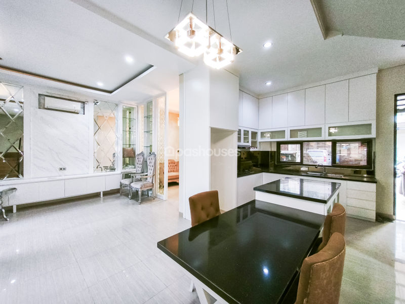 Le Palais Residence Jalan Pinang I Barat No.19B