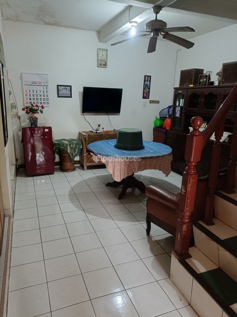 Jalan Kemuning 1 Tangerang Blok E3 No.12