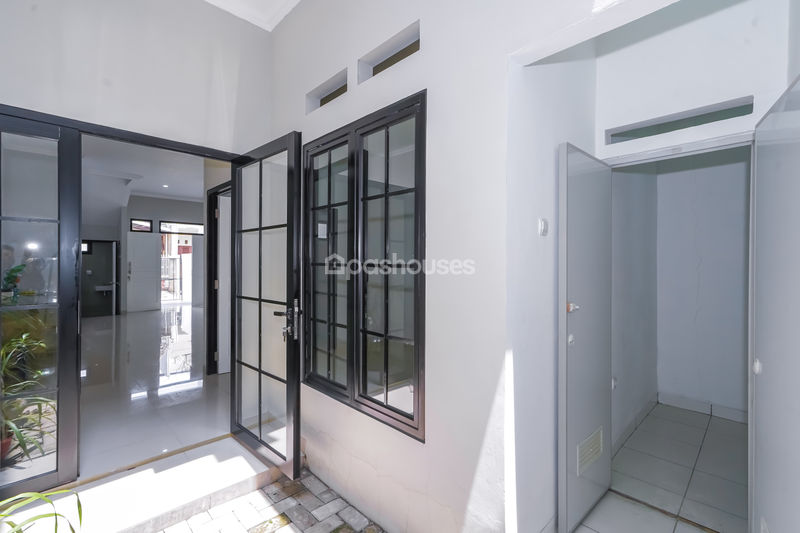 Komplek Megapolitan Cinere Blok J No.334 