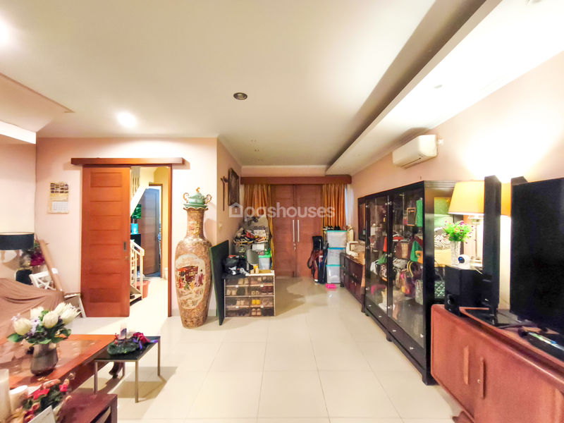Jalan Gunung Raya Dalam Kav.5