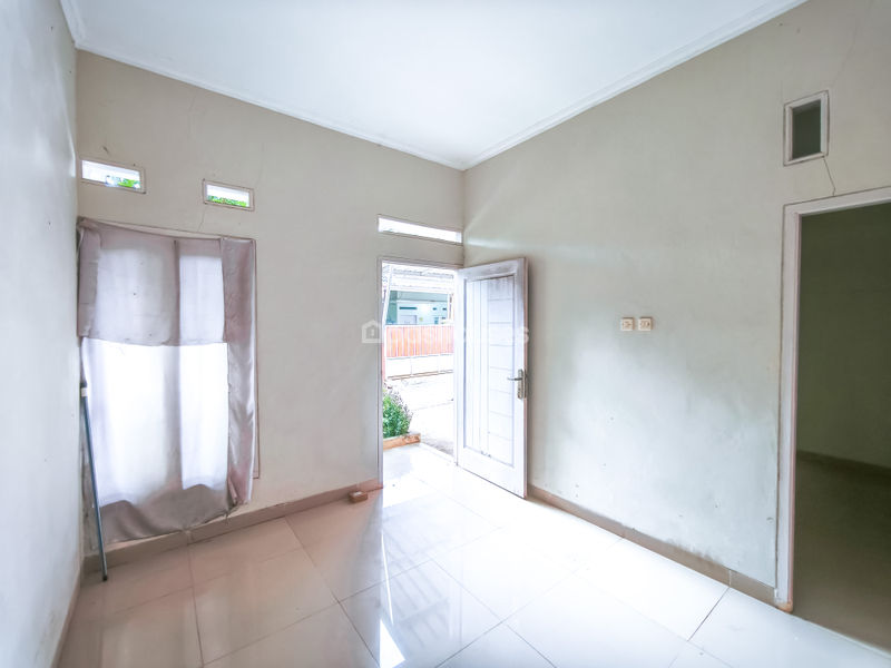Perumahan Diamond Lake Side Blok Q2 No.9