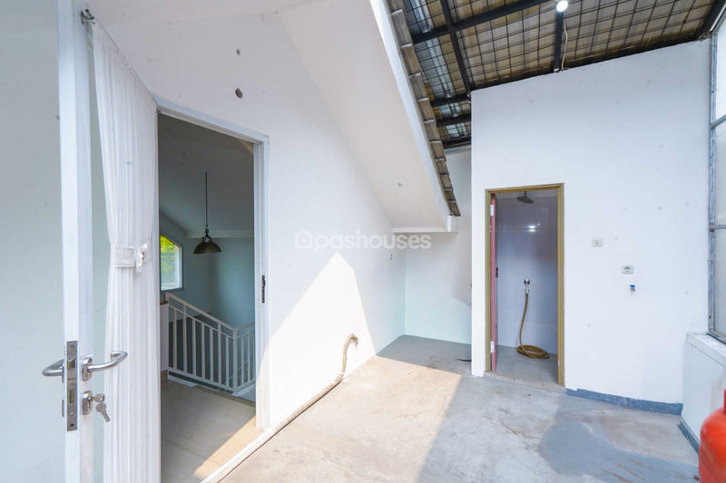Jalan Pesona Cinere Residence