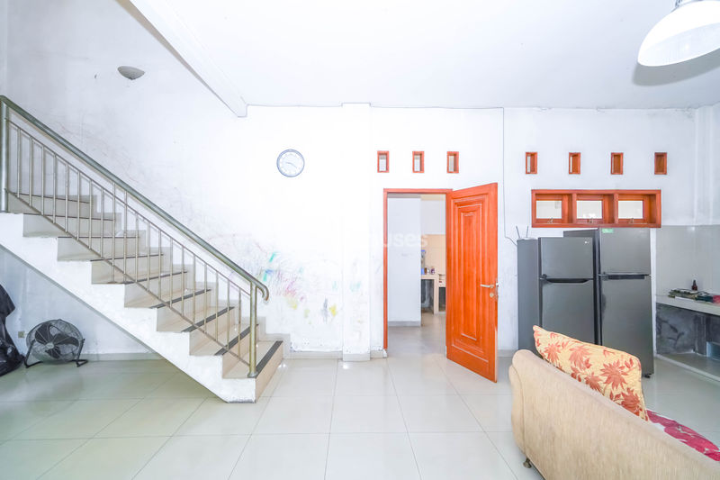 Jalan Raya Depok Sawangan