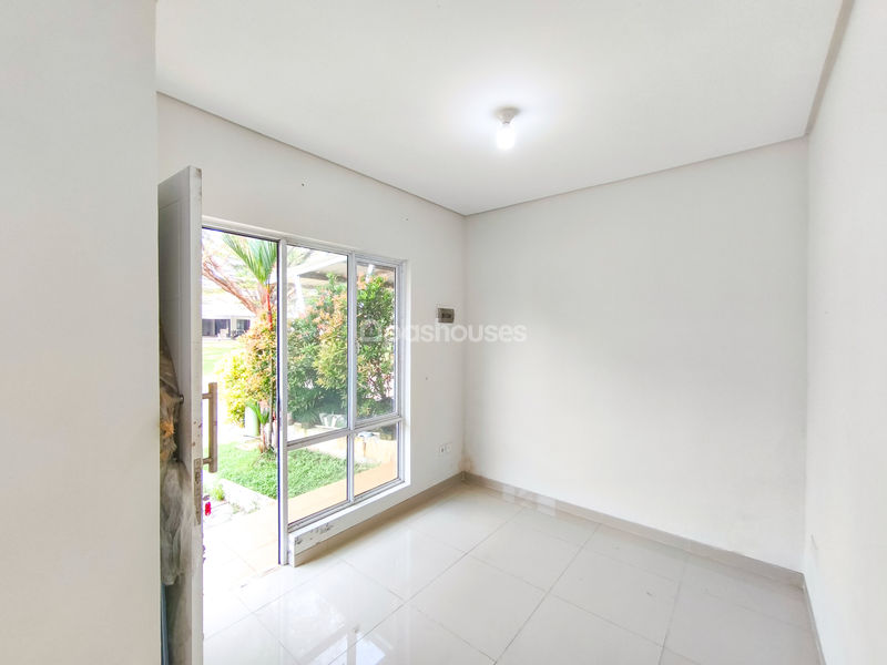 Paradise Serpong City Cluster Vista 2 Blok F5A/15