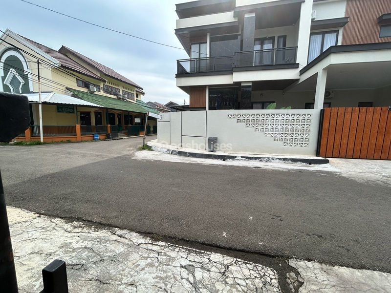 Jl. Krisan Blok F10 Serpong