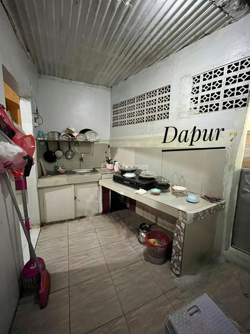 Jalan Merpati Putih 2 Blok D21 No.1
