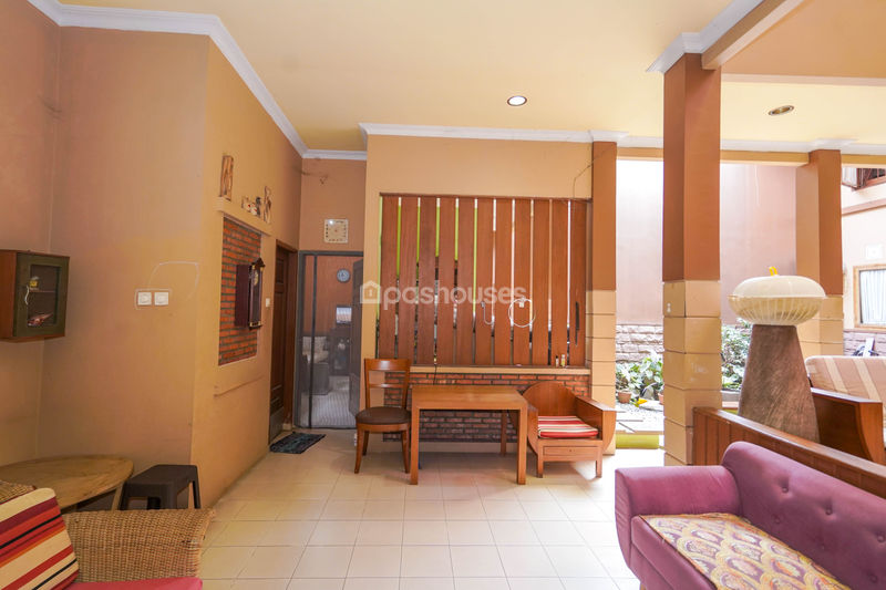 Jalan Mawar No. 9