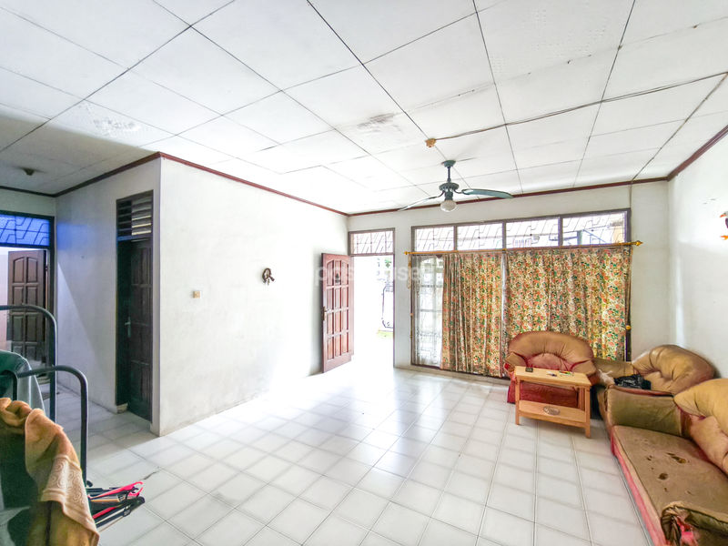 Jalan Anggrek Garuda II Blok I No.33