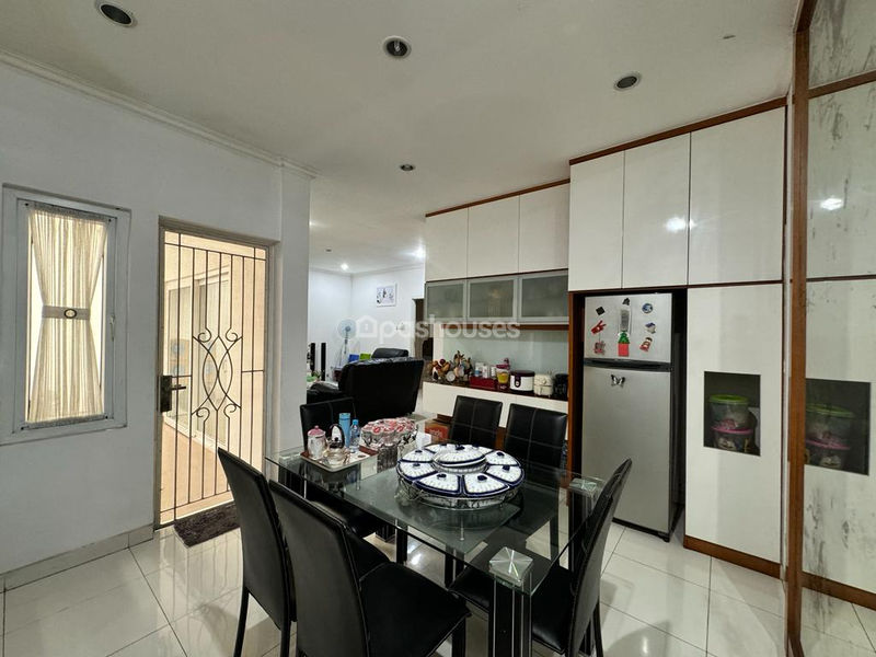 Raffles Hills