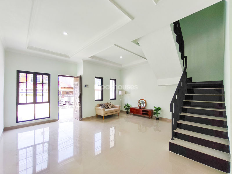 Jalan Dahlia Indah 1 Blok Gd No. 4b