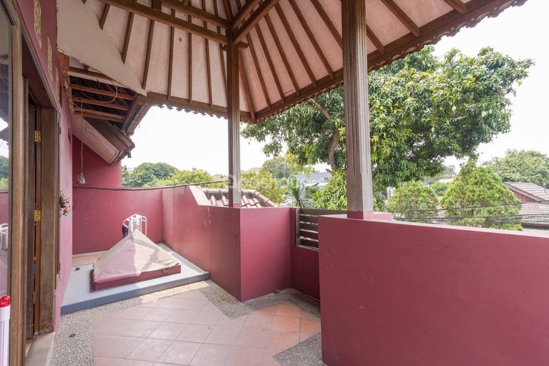 Jalan Mawar No. 9