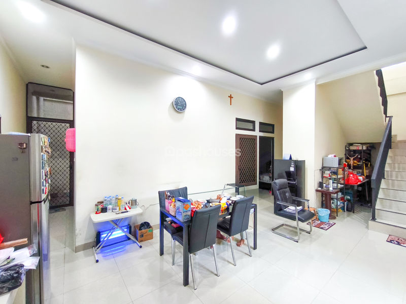Perumahan Taman Meruya Ilir Blok B3 No.6