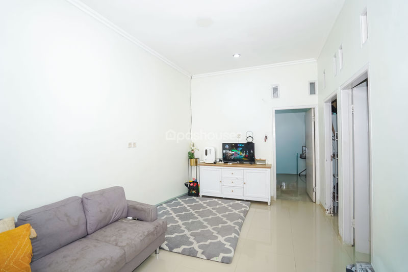 Perumahan Diamond Lake Side Blok G No.6