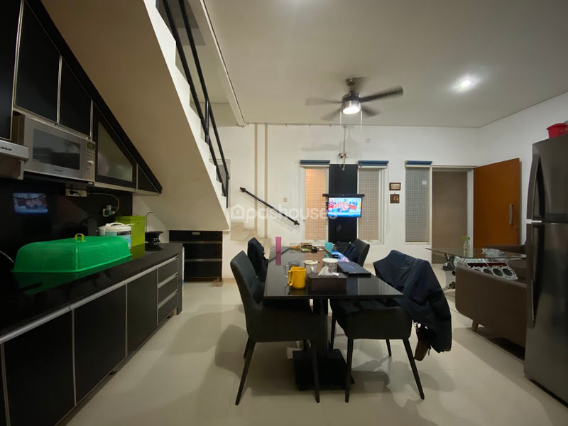 Perumahan The Royal East